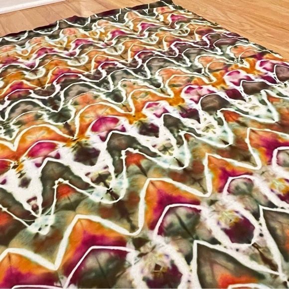 Hand tie dyed wall hanging flag tapestry in a 52x32" psychedelic earth large - Picture 5 of 7